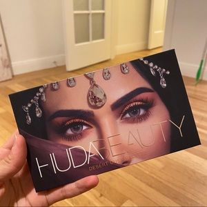 NEW Huda Beauty Desert Dusk Palette